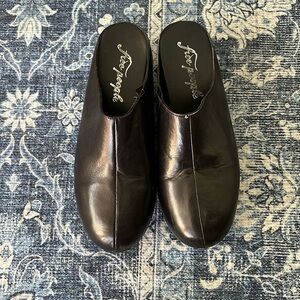 Free people clogs